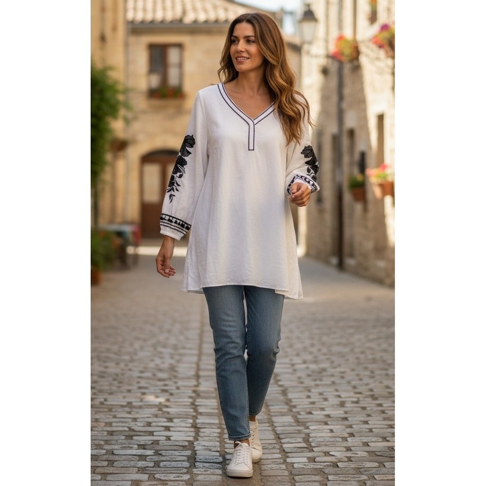 Chicos Tunic‎ Top Women's Size Medium Embroidered Floral Sleeve White Cotton